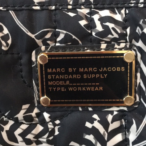 Marc Jacobs workwear black floral laptop bag - Picture 2 of 5